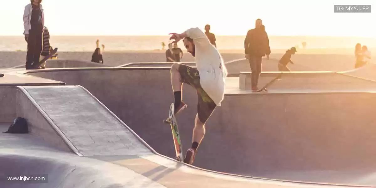 📱弹幕互动，一起狂欢！🏈 体育直播，让孤单不复存在！